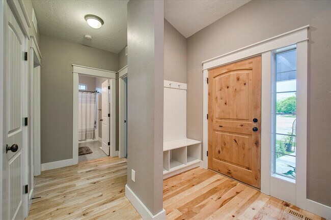 Building Photo - Beautiful Home In Hidden Springs