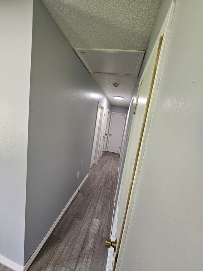 Building Photo - 402 Lefoi Ln