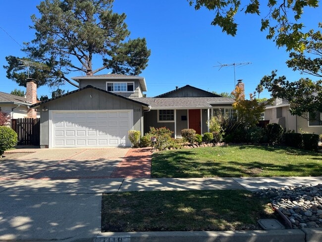 Primary Photo - 1118 Scotland Dr.