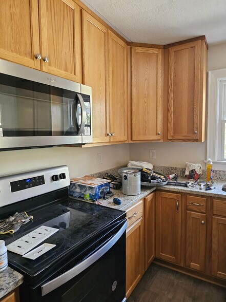 Building Photo - 548 Greenway Dr