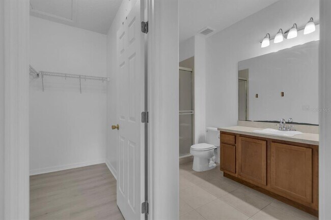 Building Photo - 4210 Windsor Lake Cir