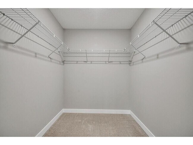 Building Photo - 722 Hilltop Ln