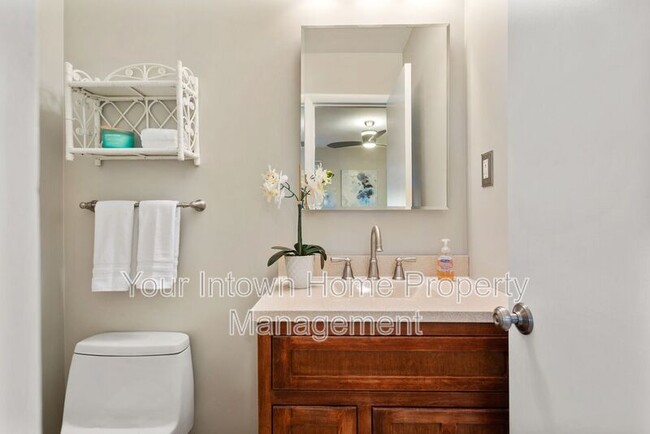 Building Photo - 2883 Fantasy Ln