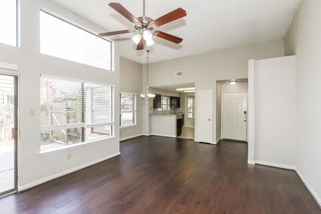 Building Photo - 24102 Scrivener Ln