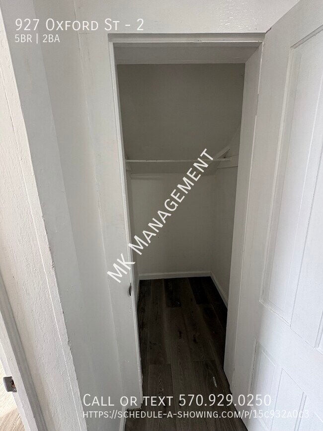 Building Photo - 927 Oxford St