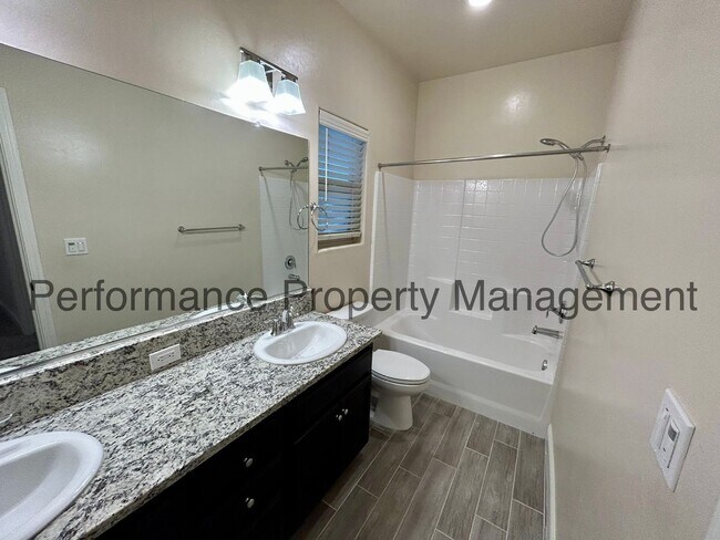 Building Photo - 3608 Oak Lake Ln