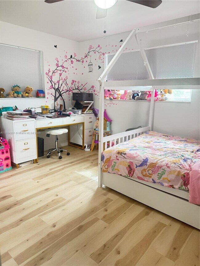 Building Photo - 3807 Hayes St