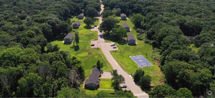 Building Photo - Carriage House Townhomes