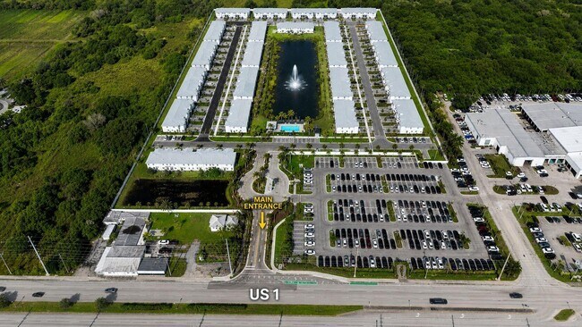 Building Photo - 475 Salisbury Cir