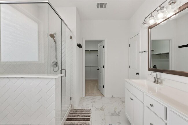 Building Photo - 2701 Emerson Trl