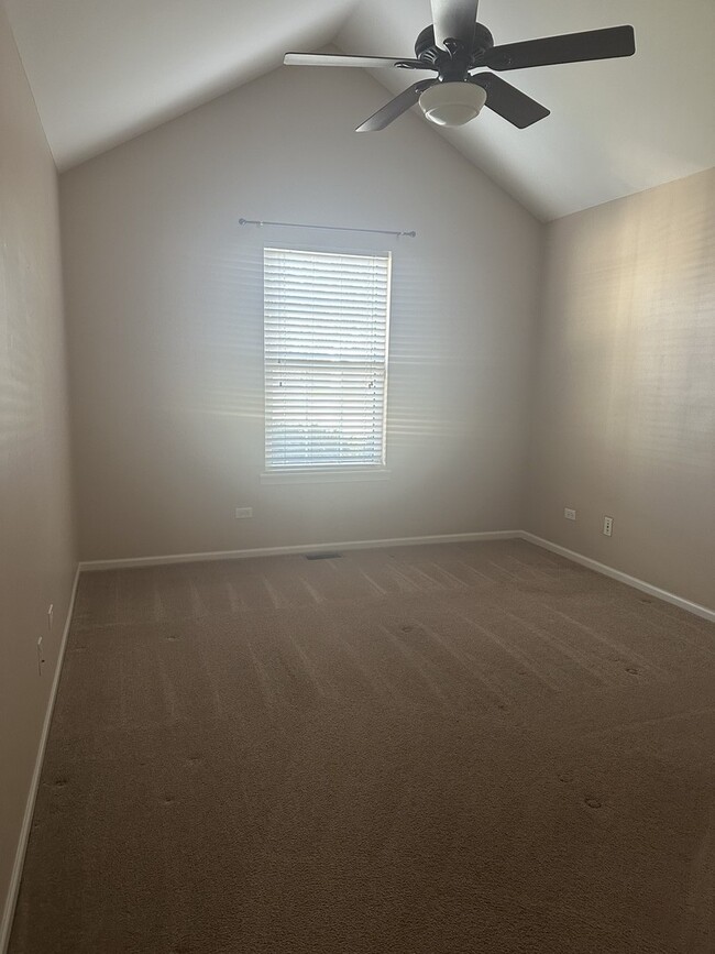 Building Photo - 1211 Bluejay Ln