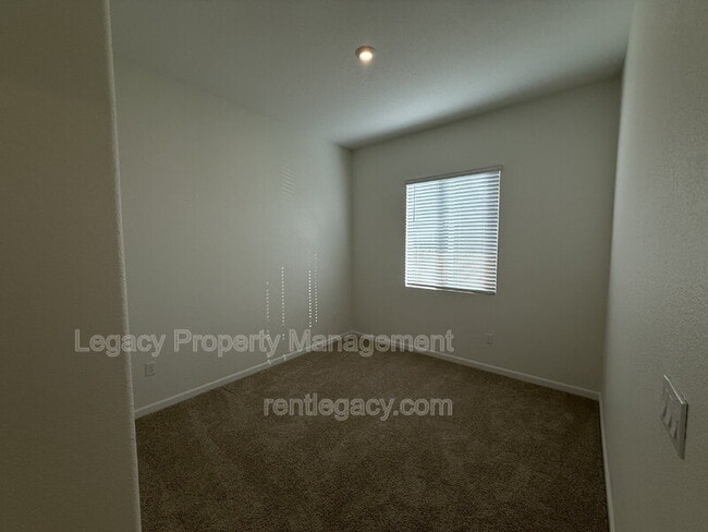 Building Photo - 8283 Humble Ct