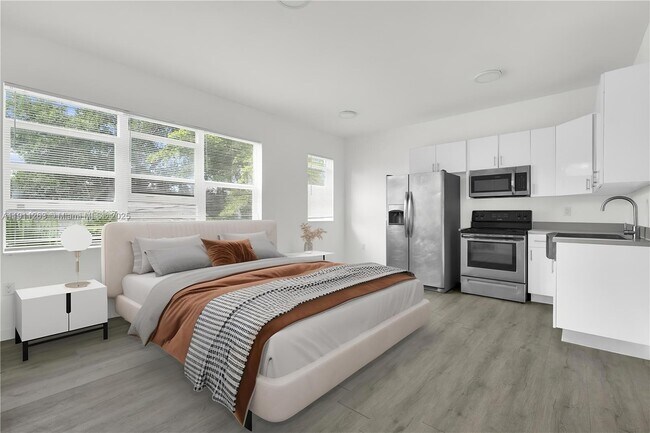 Building Photo - 402 NW 12th Ave