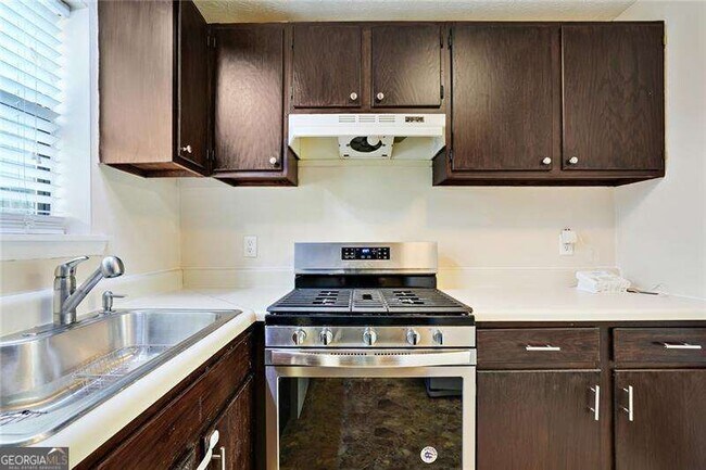 Building Photo - 76 Sandalwood Cir