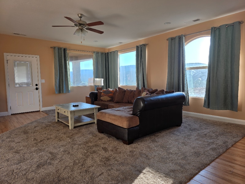 Building Photo - 311 920 N