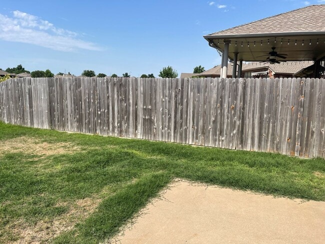 Building Photo - Water front 3 bedroom, 2 bath with a 2 car...