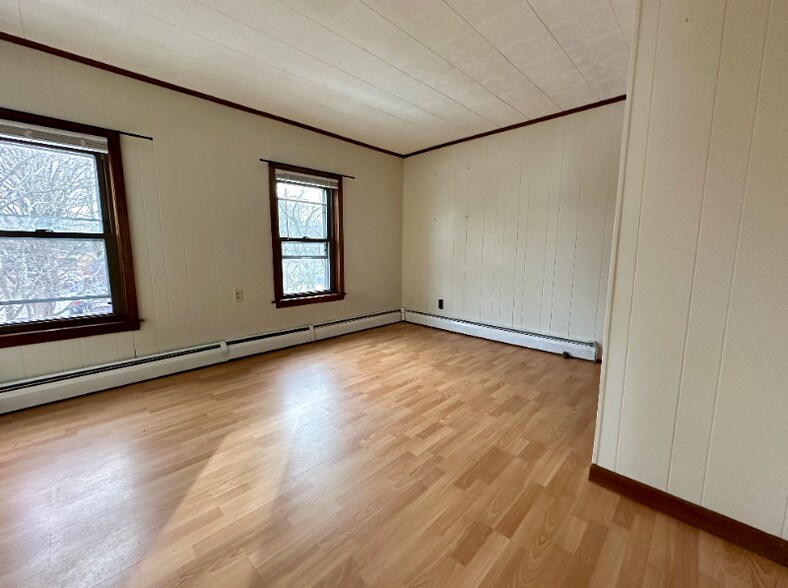 Building Photo - 73 Durant St