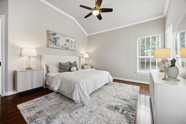 Building Photo - 5826 Santa Fe Springs Dr