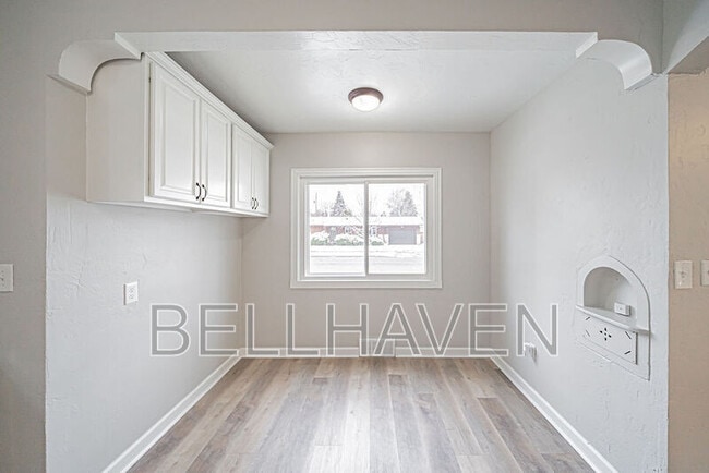 Building Photo - 465 3rd St