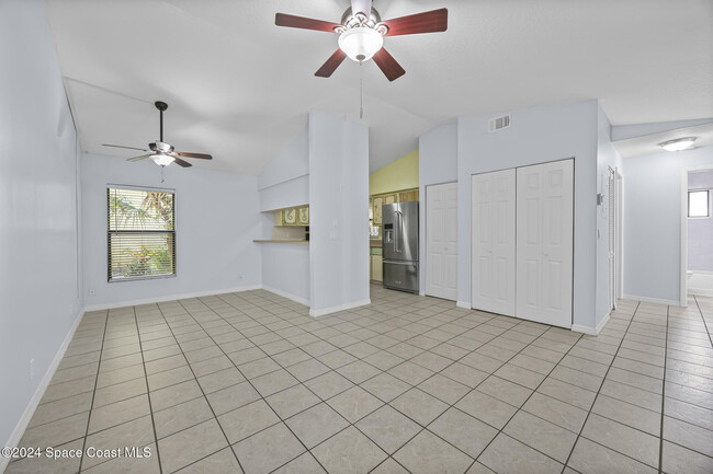 Building Photo - 8761 Live Oak Ct