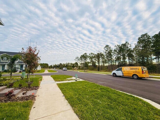 Building Photo - 15445 Bay Brg St