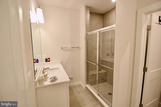 Building Photo - 4619 Olivine Dr