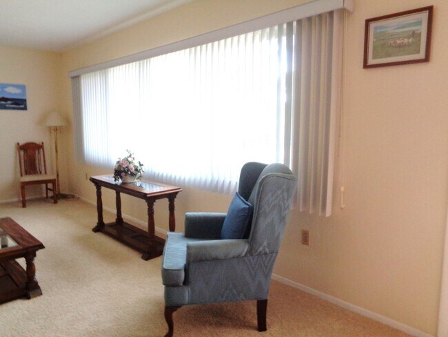 Building Photo - Venice, FL 4BR/2BA SFH on Venice Island