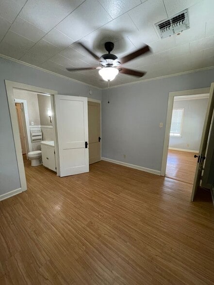 Building Photo - 208 St George St