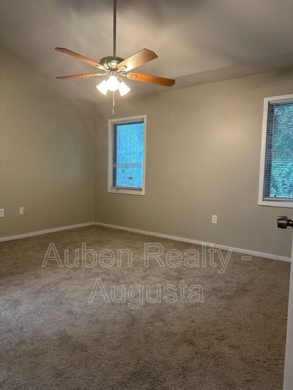 Building Photo - 3208 Summerchase Cir