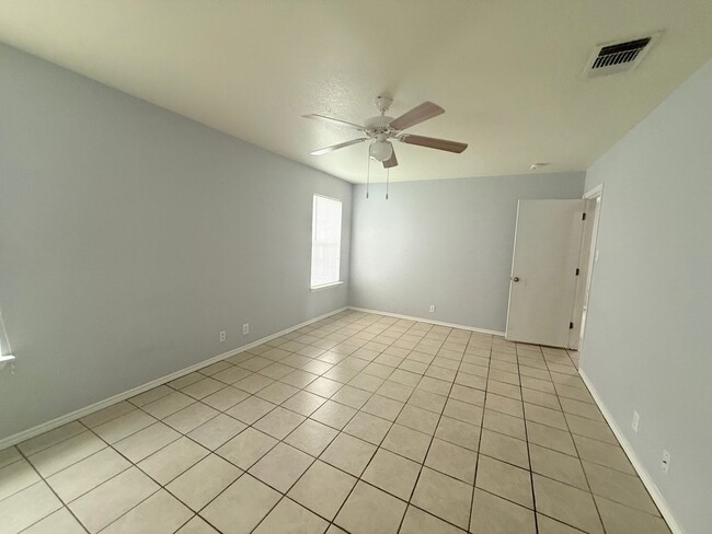 Building Photo - 10607 Shaenview