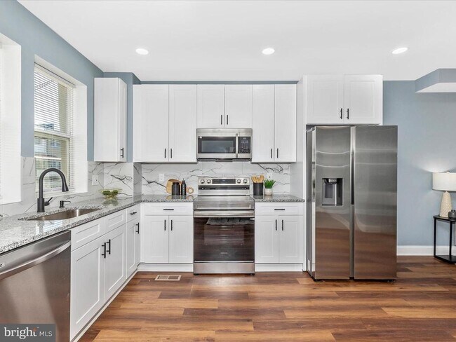 Building Photo - 5443 Jonquil Ave