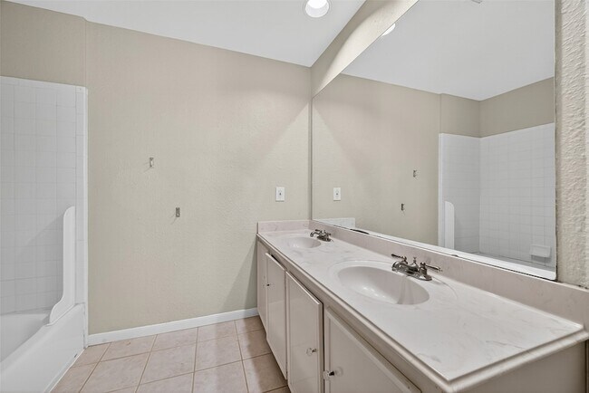 Building Photo - 12625 Memorial Dr