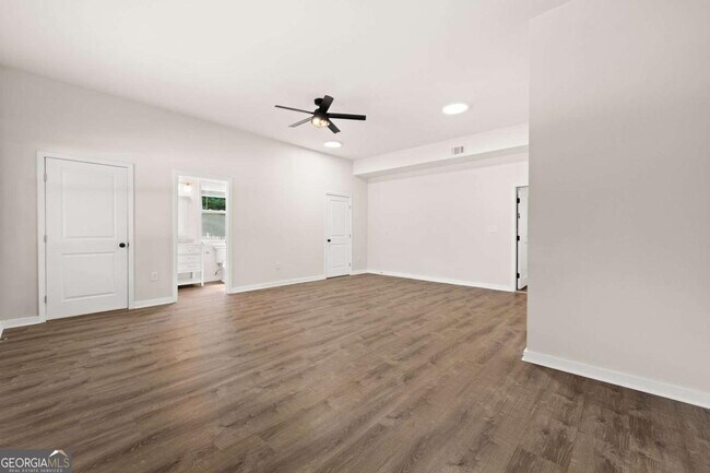 Building Photo - 221 Columbus Dr