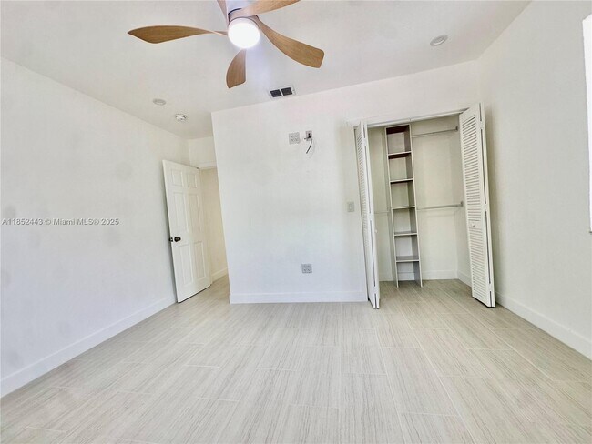 Building Photo - 3525 SW 92nd Ave