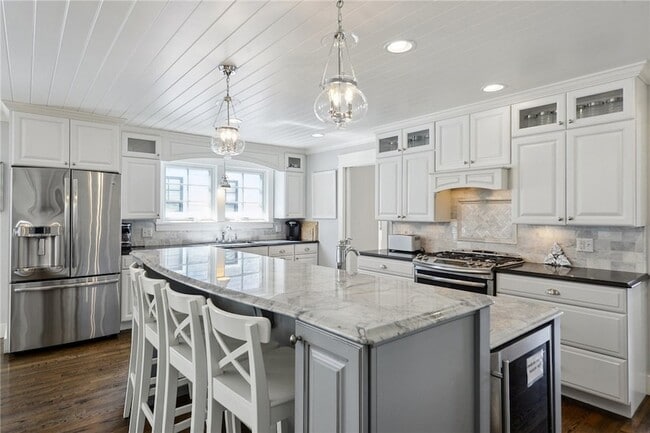 Building Photo - 67 Caswell St