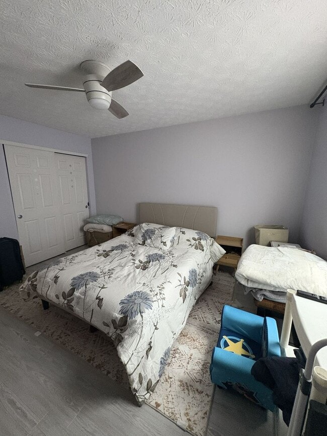 Building Photo - 3044 Village Park N Dr