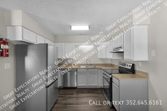 Building Photo - 147 SE 13th Ave