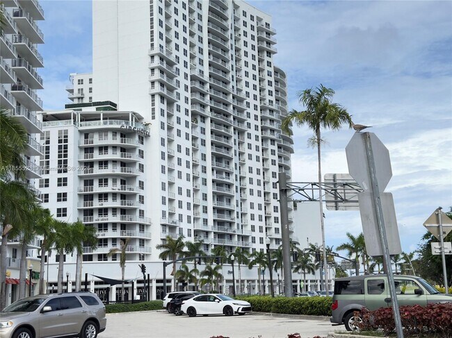 Building Photo - 1830 Radius Dr