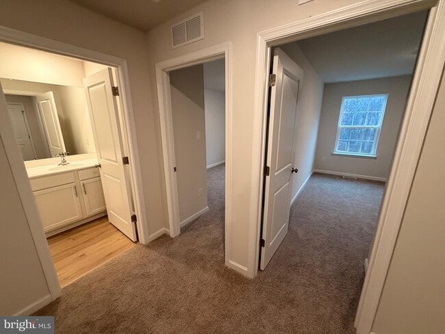 Building Photo - 16 Whaler Dr