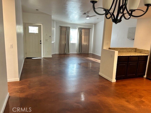 Building Photo - 30326 Avenida Del Yermo