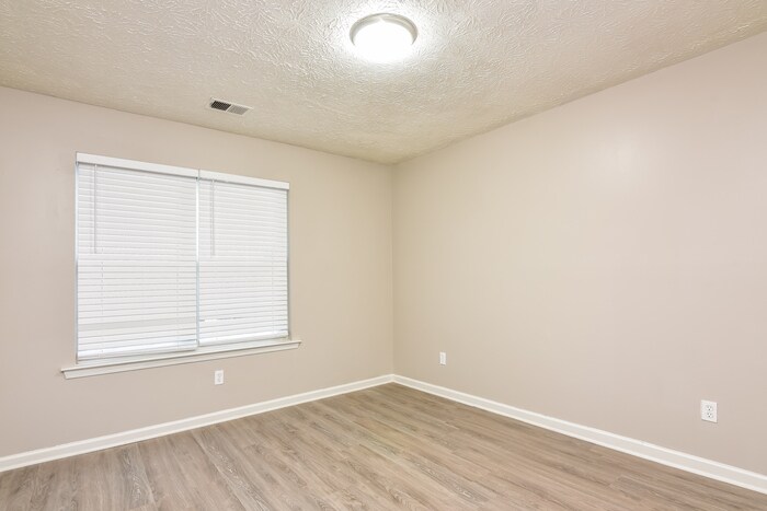 Building Photo - 5866 Homestead Cir