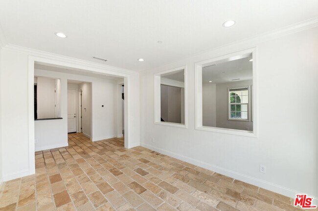 Building Photo - 1952 Hazel Nut Ct