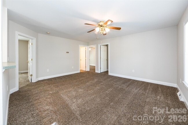 Building Photo - 814 King Arthur Dr