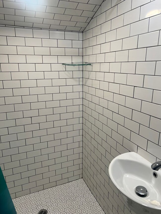 Building Photo - 308 College Ct