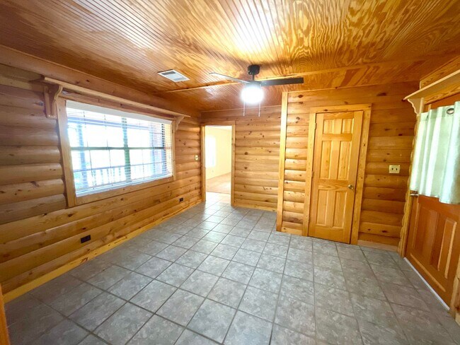 Building Photo - 103 Beach Dr