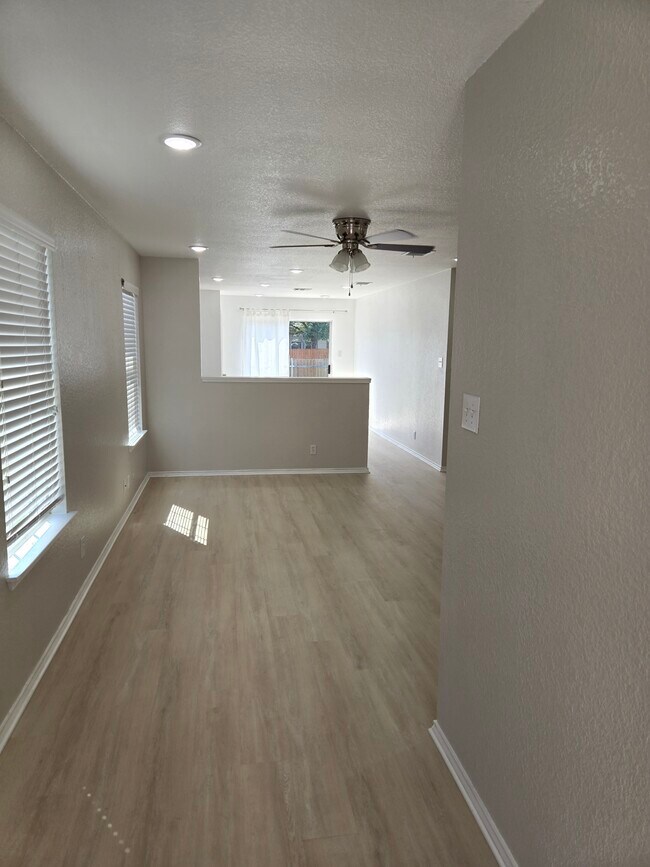 Building Photo - 212 Capistrano Dr