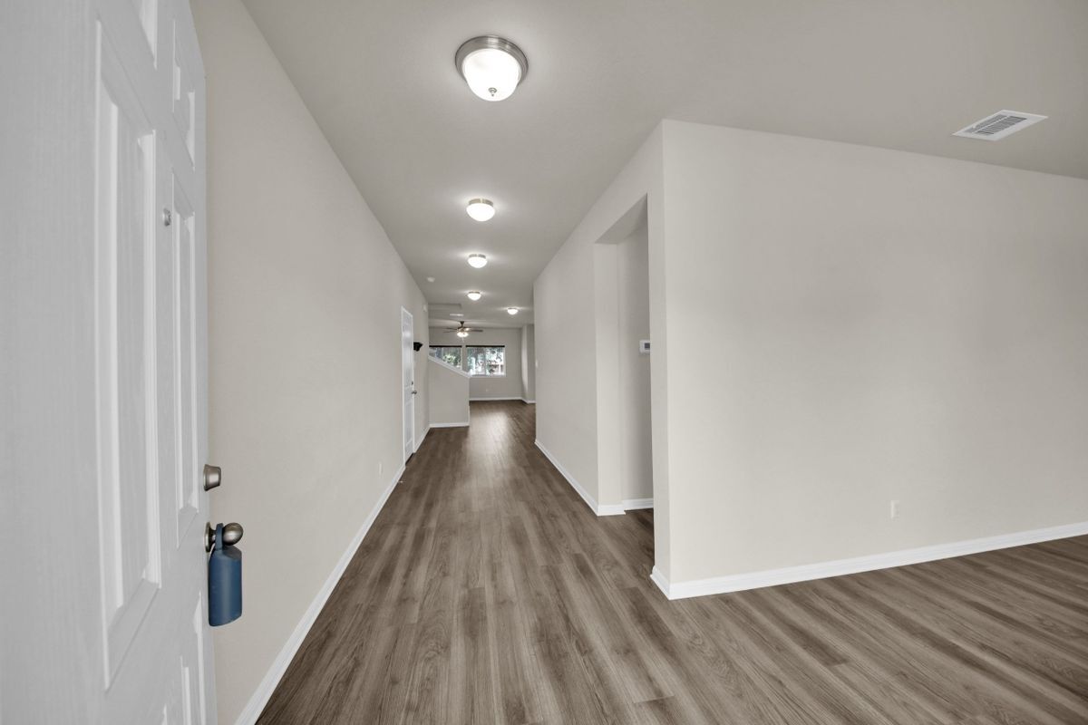 Building Photo - 1829 Leander Dr