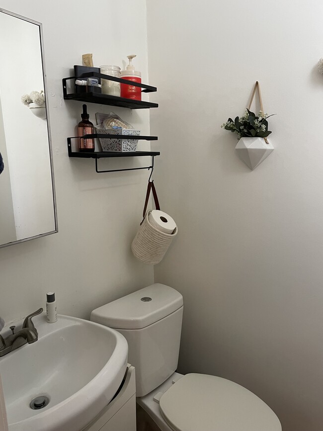 Building Photo - 1631 Michigan Ave