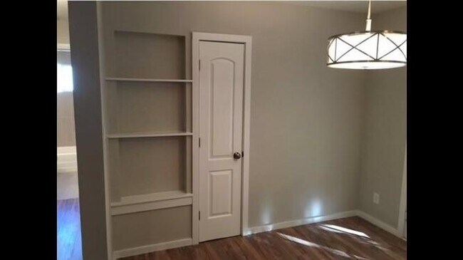 Building Photo - 311 Sheraton Ave