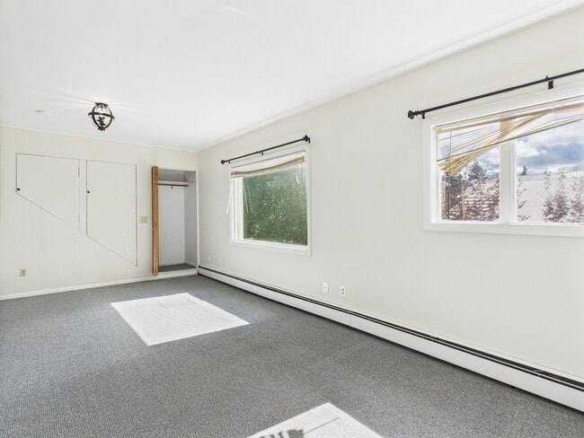 Building Photo - 520 Halvorson Rd